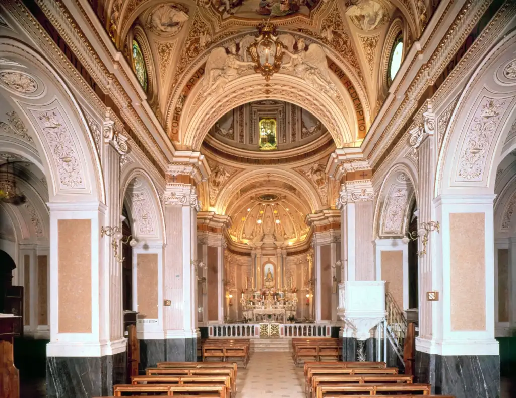 Materdomini-Basilica1980 (1)